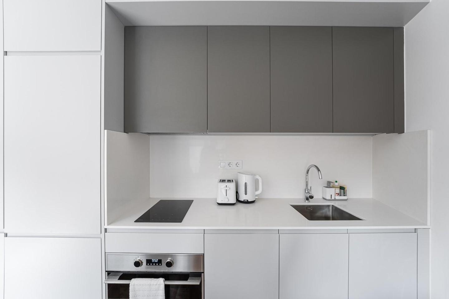 Guestready - Downtown Refuge With Private Parking Lägenhet OOporto Exteriör bild