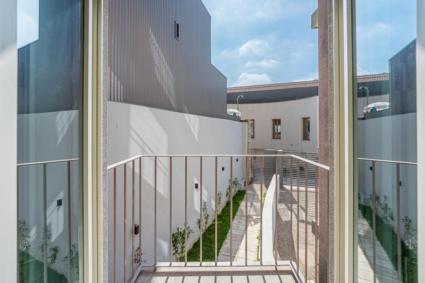 Guestready - Downtown Refuge With Private Parking Lägenhet OOporto Exteriör bild